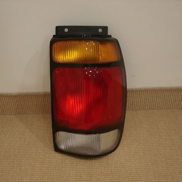 FAROS EXPLORER 95/98 TRASERO DERECHO
